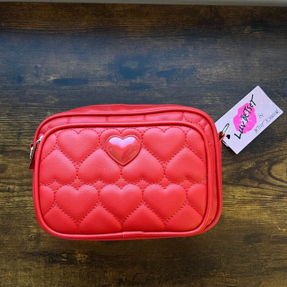 NWT - Betsy Johnson Red Heart Quilted Crossbody Bag with coin purse - Picture 2 of 3